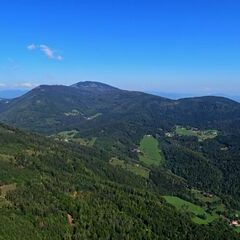 Flugwegposition um 11:40:40: Aufgenommen in der Nähe von Gemeinde Stattegg, Österreich in 1041 Meter